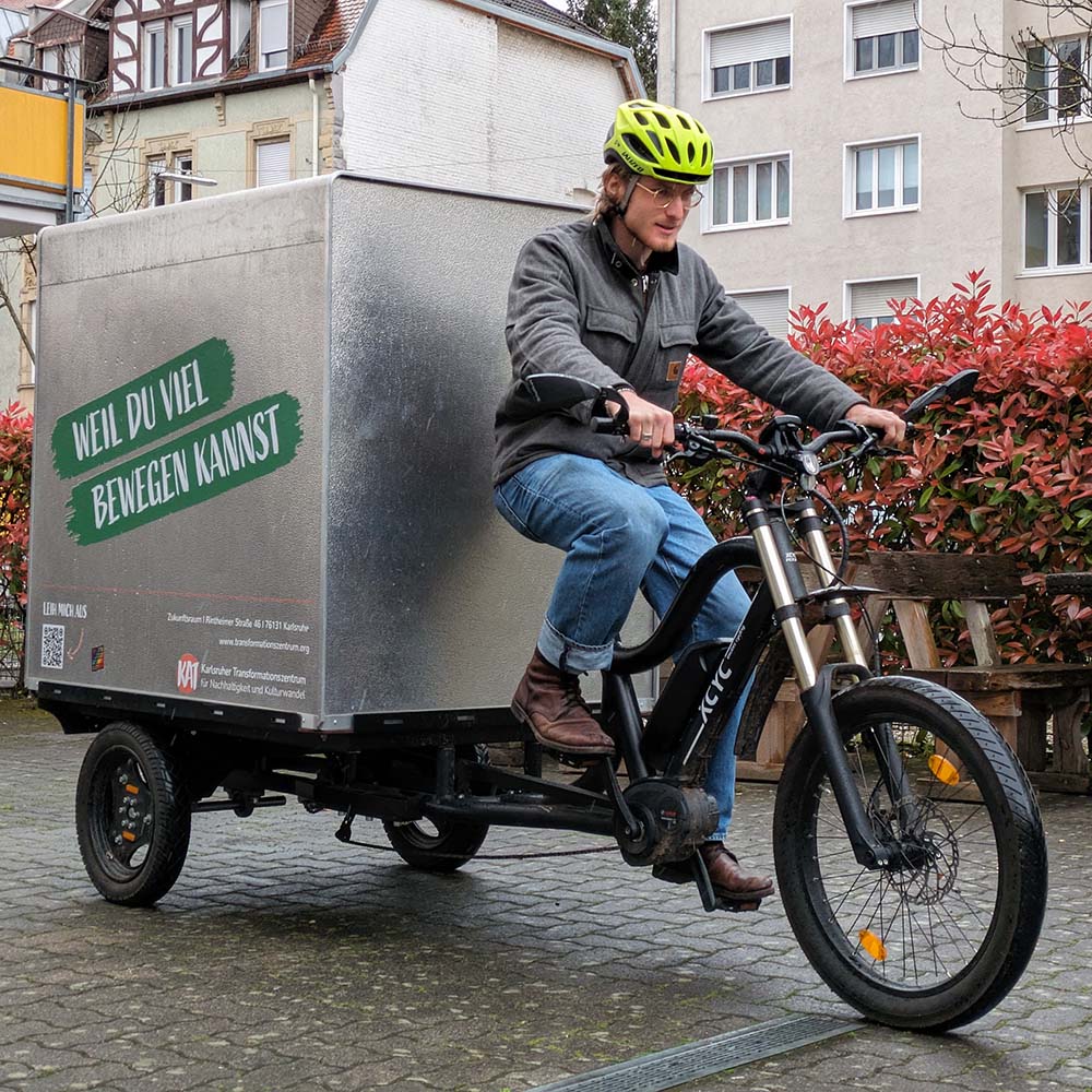 Pickup vom KAT mit der Aufschrift "Weil du viel bewegen kannst". 